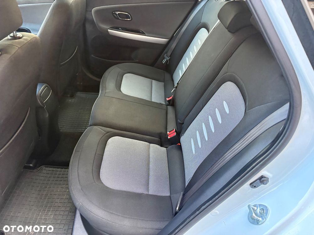 Kia Ceed - 29