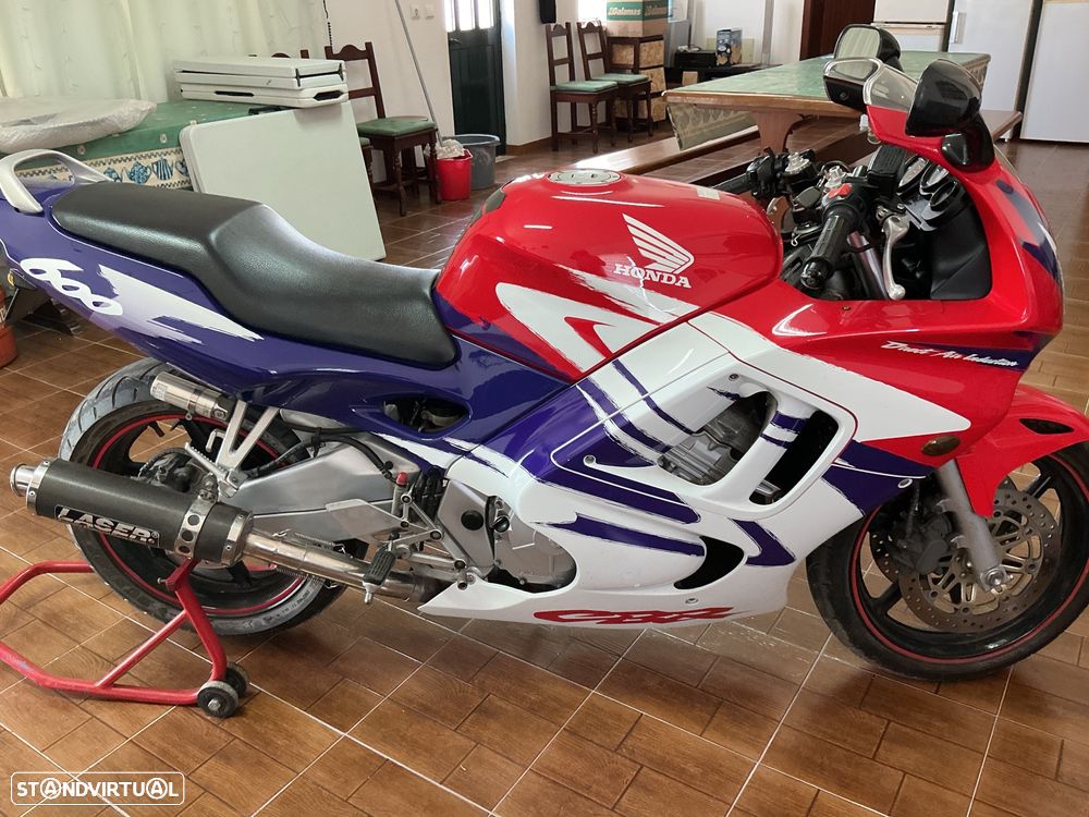 Honda CBR CBR 600F - 6