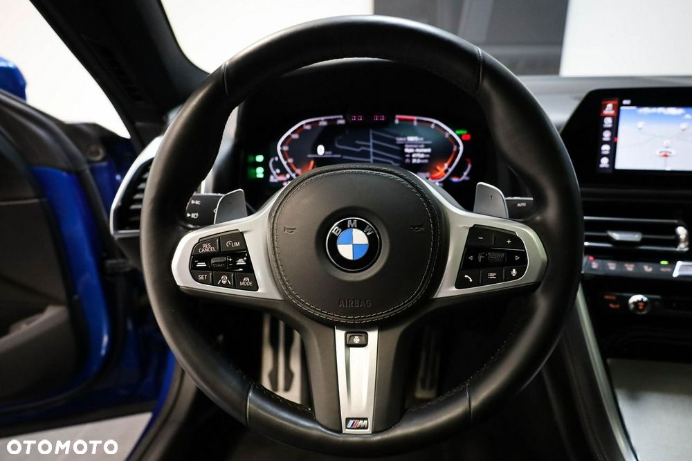 BMW Seria 8 - 26