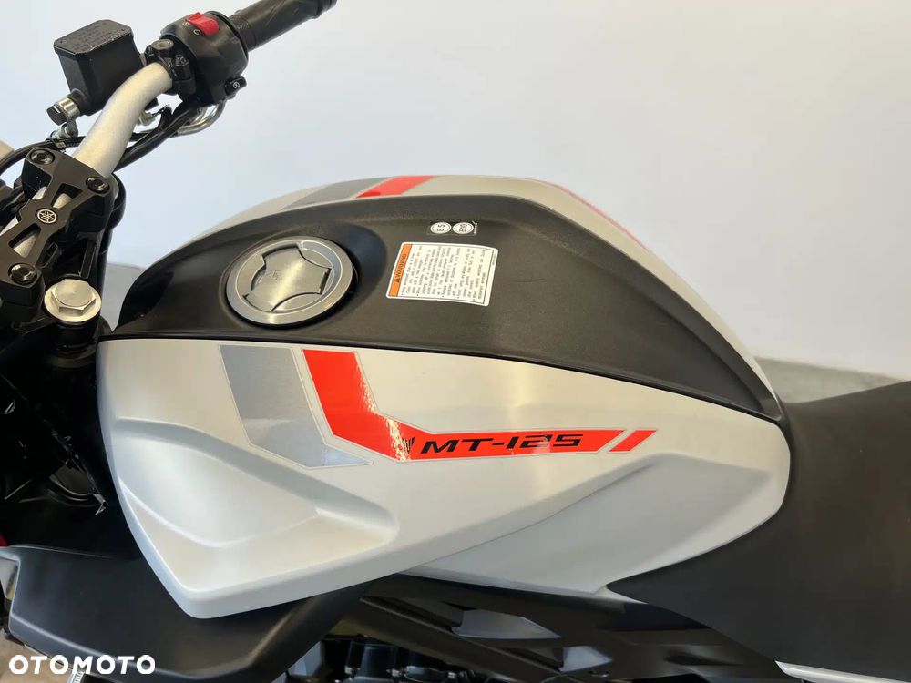 Yamaha MT - 8