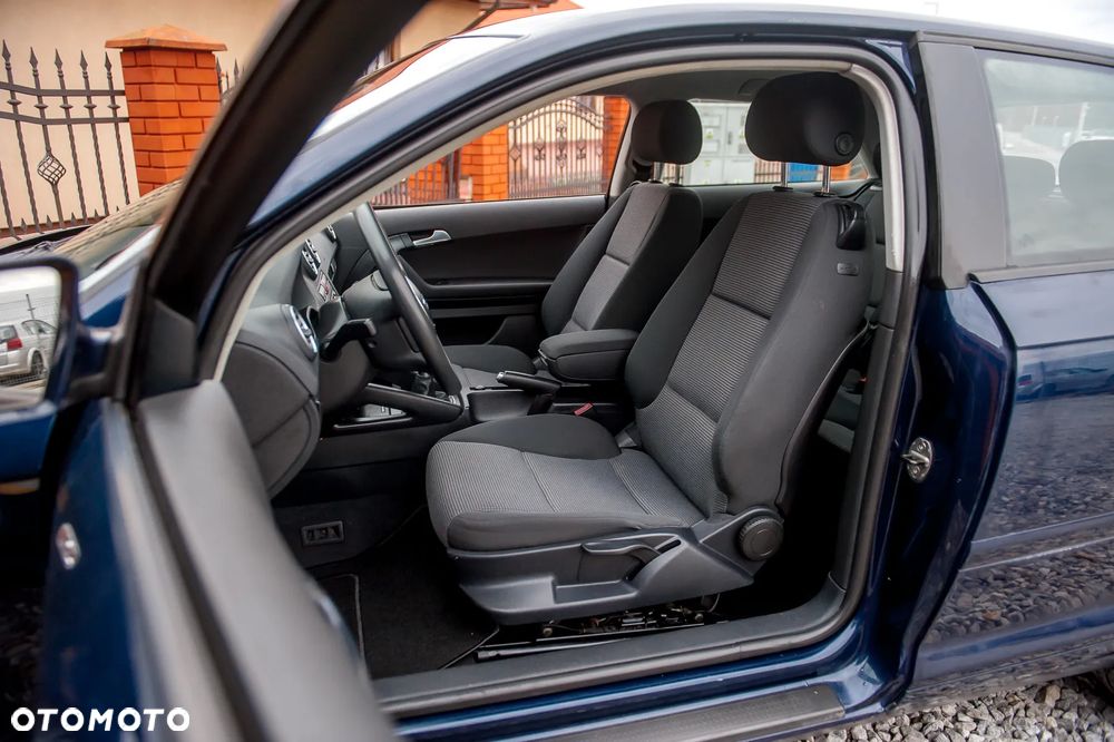 Audi A3 3-drzwiowe 1.6 Ambition - 10
