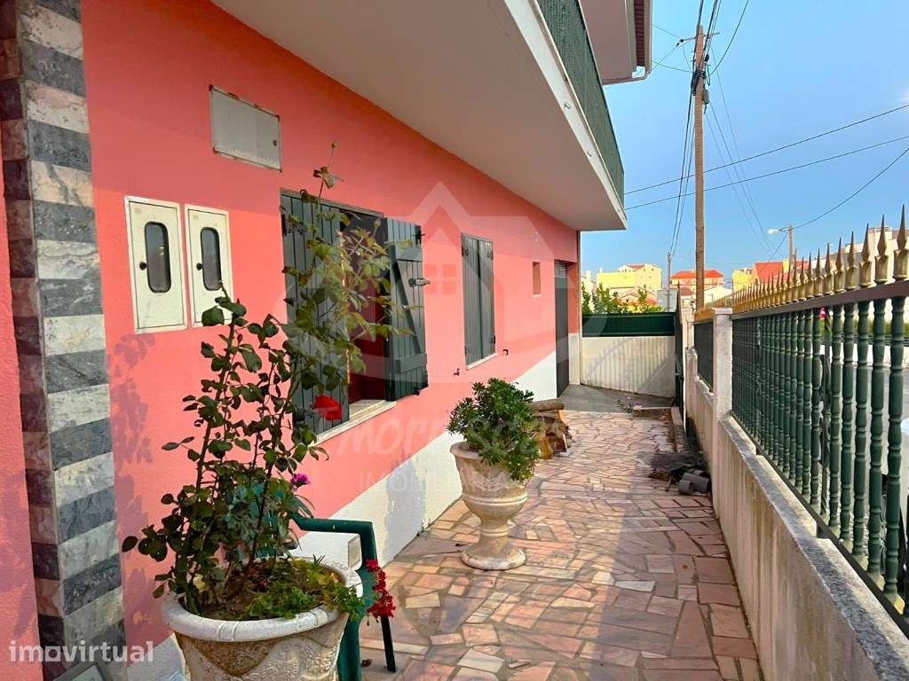 Moradia Bifamiliar | Bairro das Maroitas - Grande imagem: 5/27