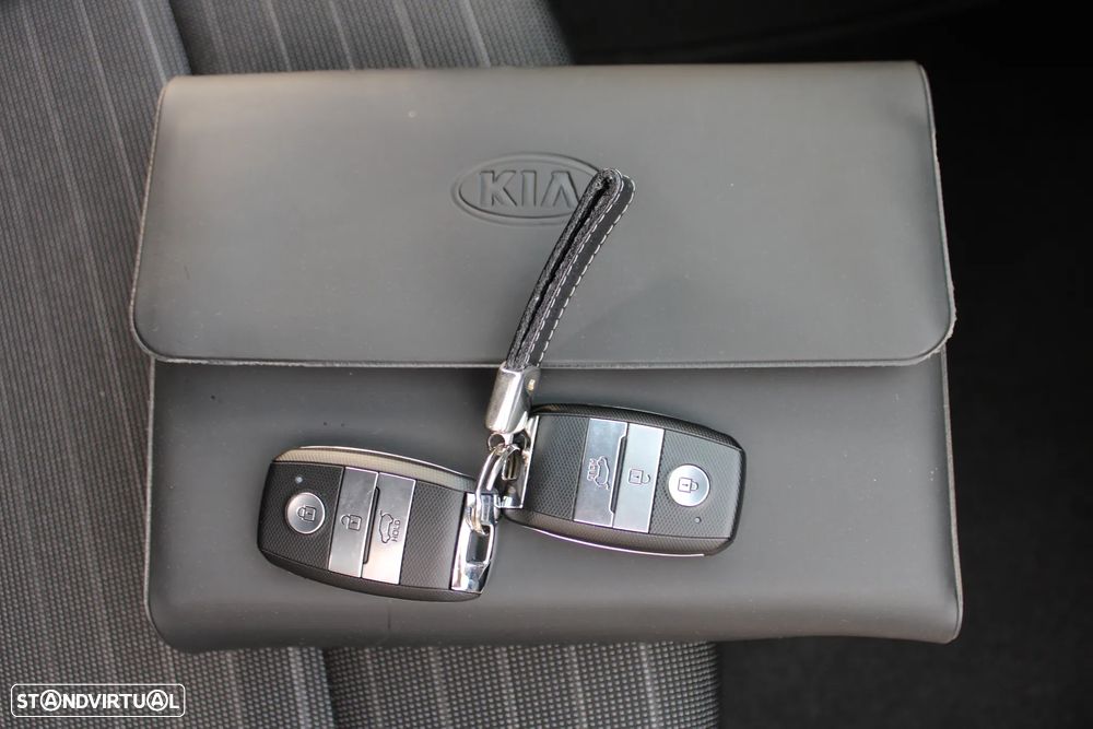 Kia Stonic 1.6 CRDi Easy - 52