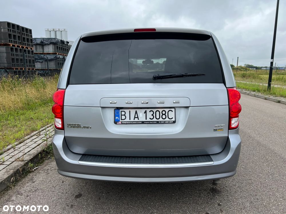 Dodge Grand Caravan - 5