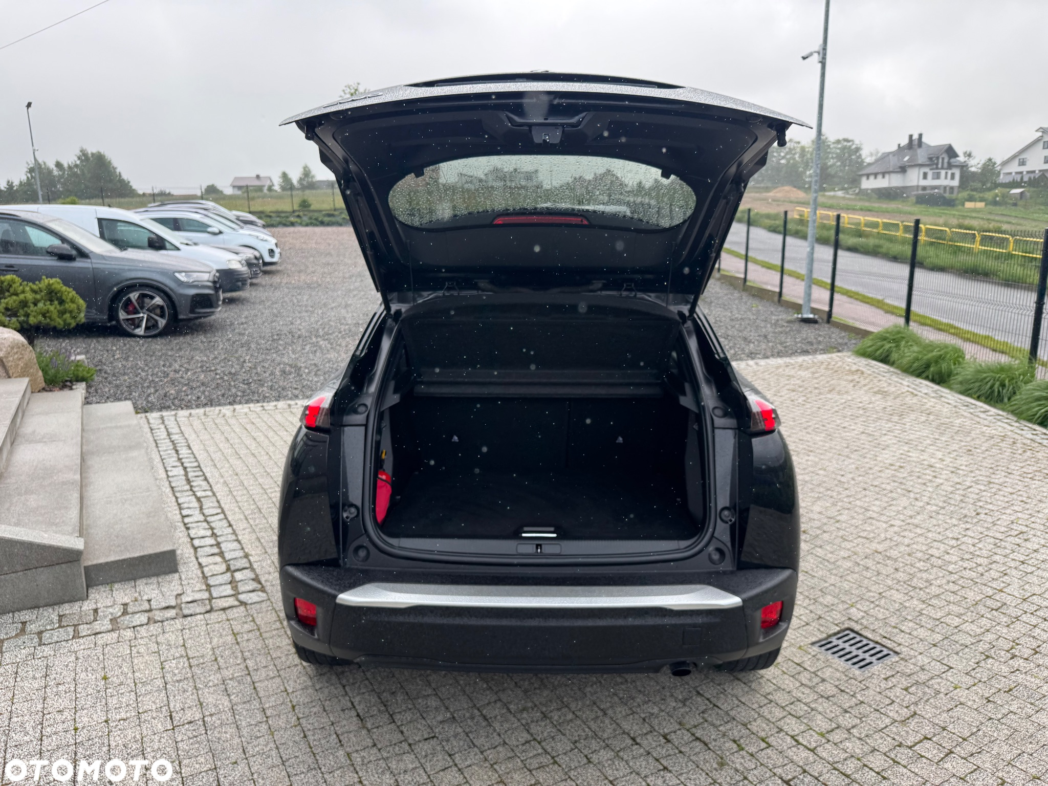Peugeot 2008 1.5 BlueHDi Allure S&S - 38