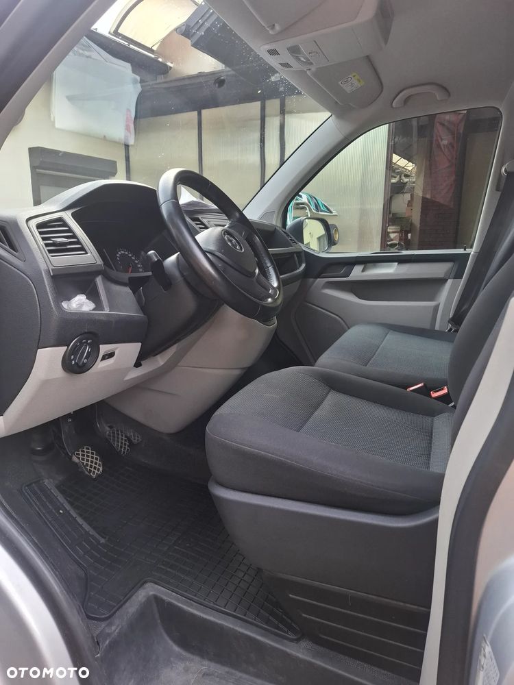 Volkswagen Transporter - 11