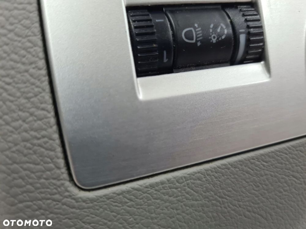 VW T5 T6 MULTIVAN osłona świateł konsoli DEKOR 7H5858903C - 2