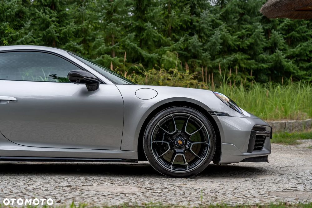 Porsche 911 Turbo S - 17