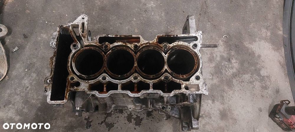 BLOK SILNIKA PEUGEOT 308 I 1.4 VTI MBGU30 - 5