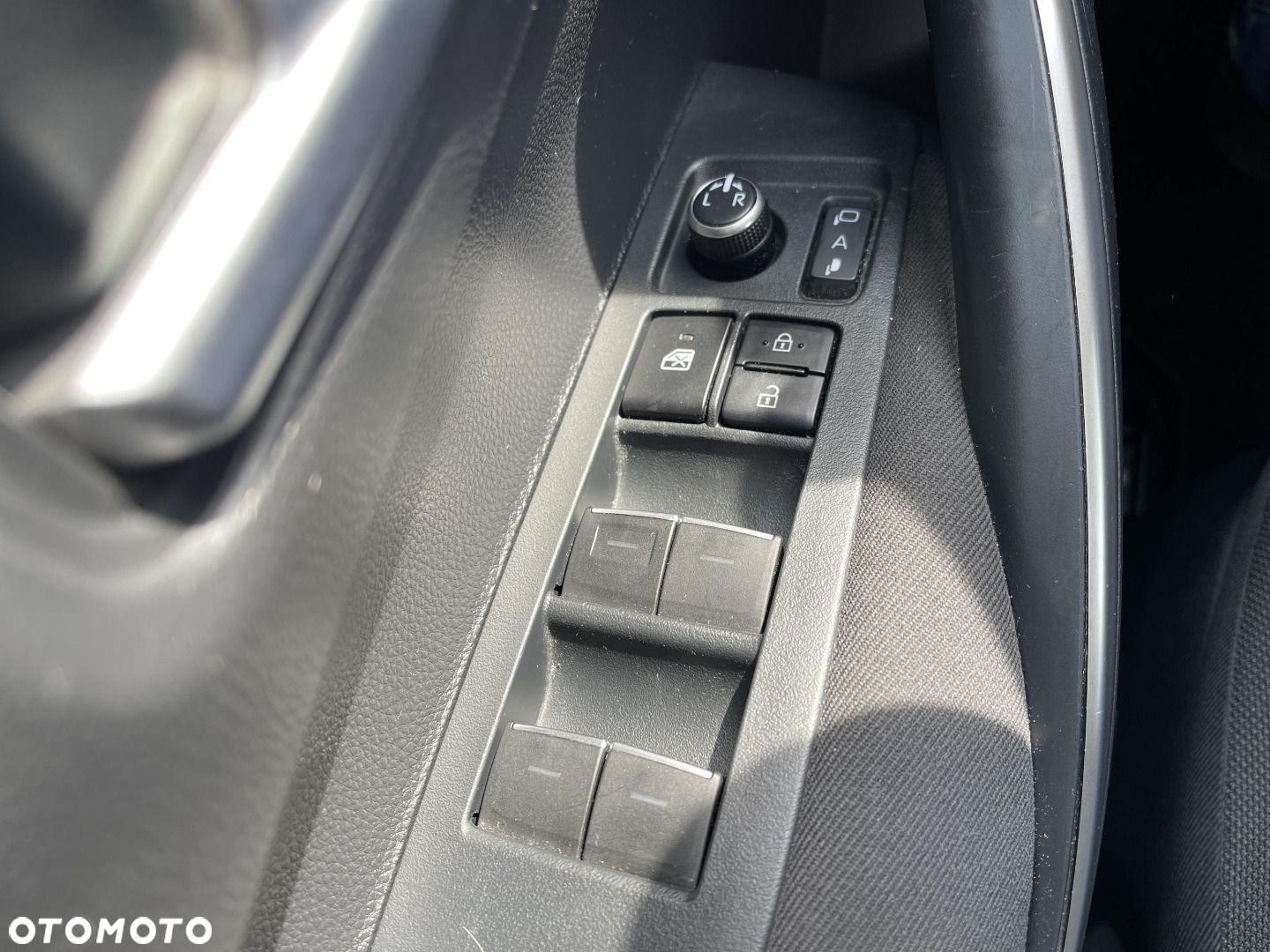 Toyota Corolla - 17