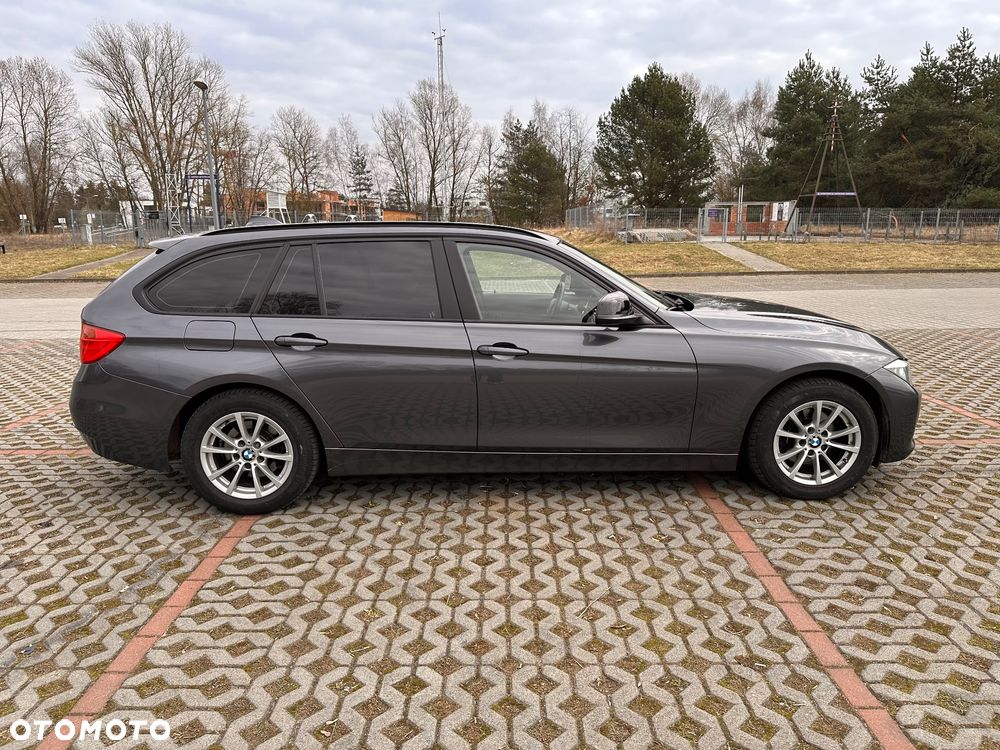 BMW Seria 3 318d Sport Line - 4