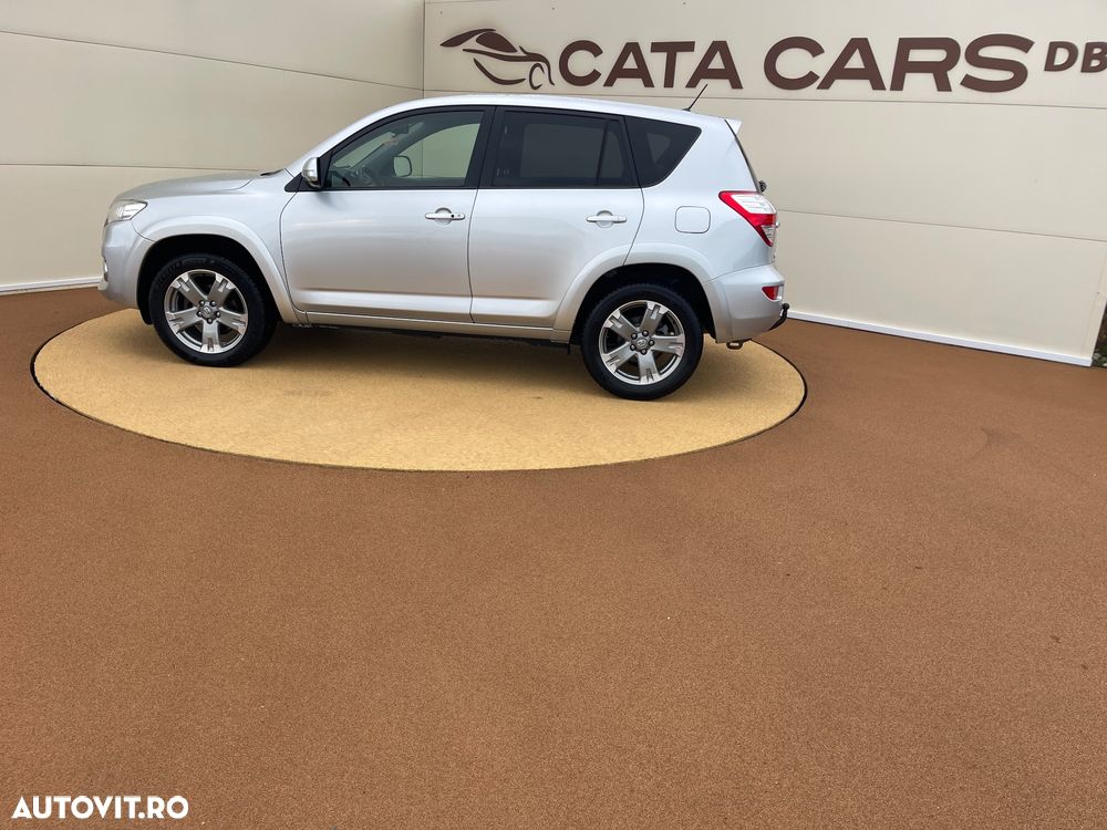 Toyota RAV4 - 8