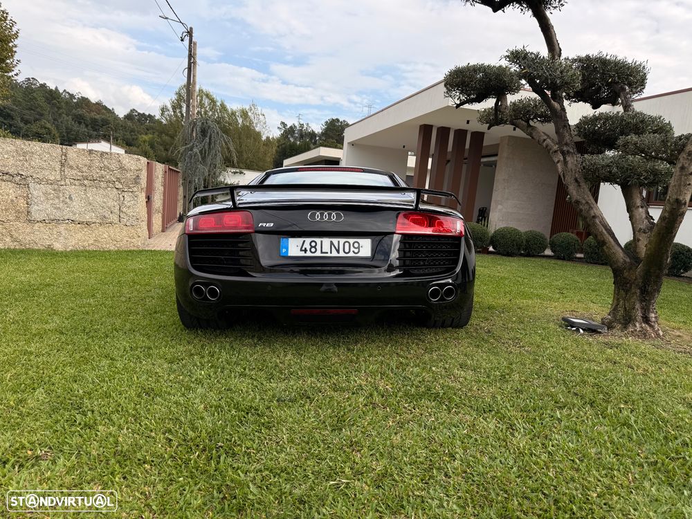 Audi R8 Coupé 4.2 FSi V8 quattro - 33