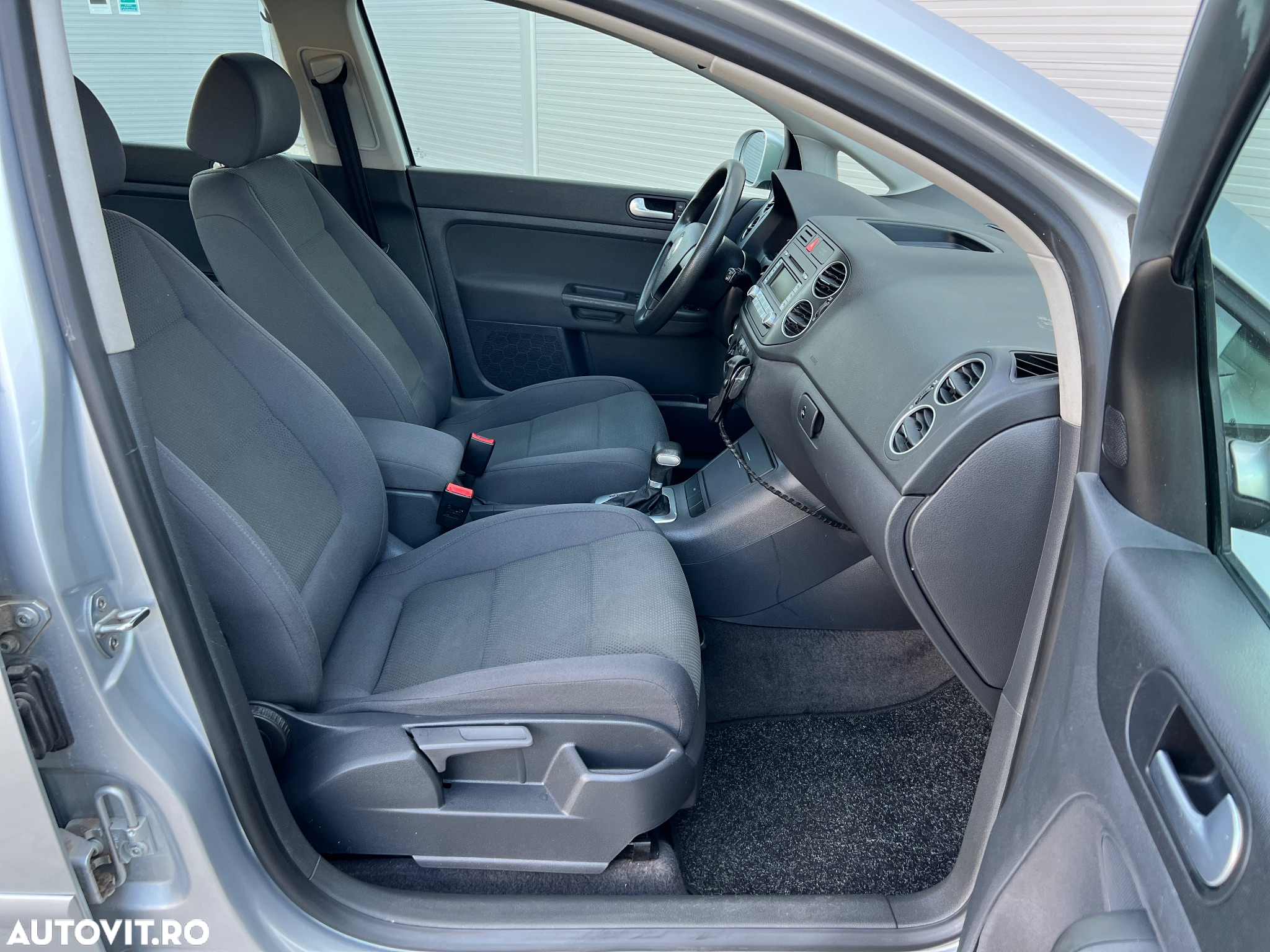 Volkswagen Golf Plus 1.9 TDI Comfortline DSG - 10