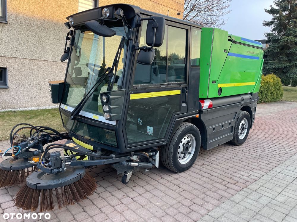 Schmidt Swingo Compact CS 256   200 + Zamiatarka drogowa  zamiatarka chodnikowa uliczna  Swingo 200 +    Super stan 2019 rok - 17