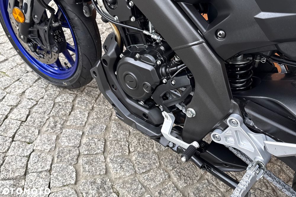 Yamaha MT - 24