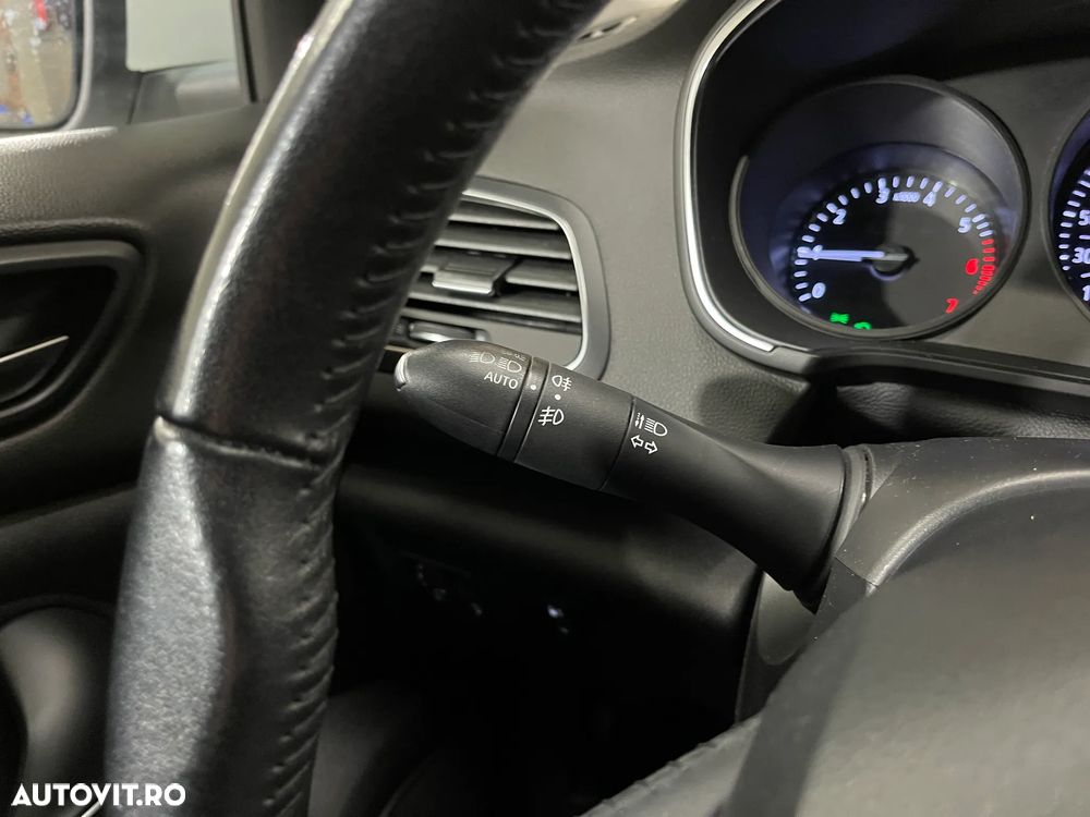 Renault Megane TCe 140 GPF EDC Equilibre - 16