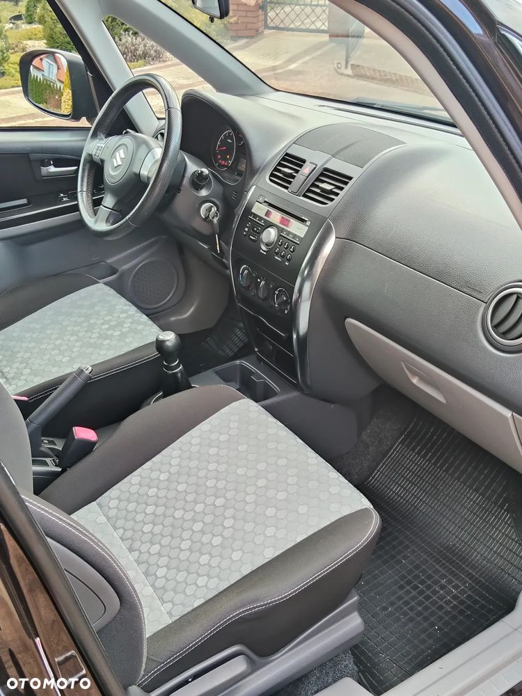 Suzuki SX4 - 25