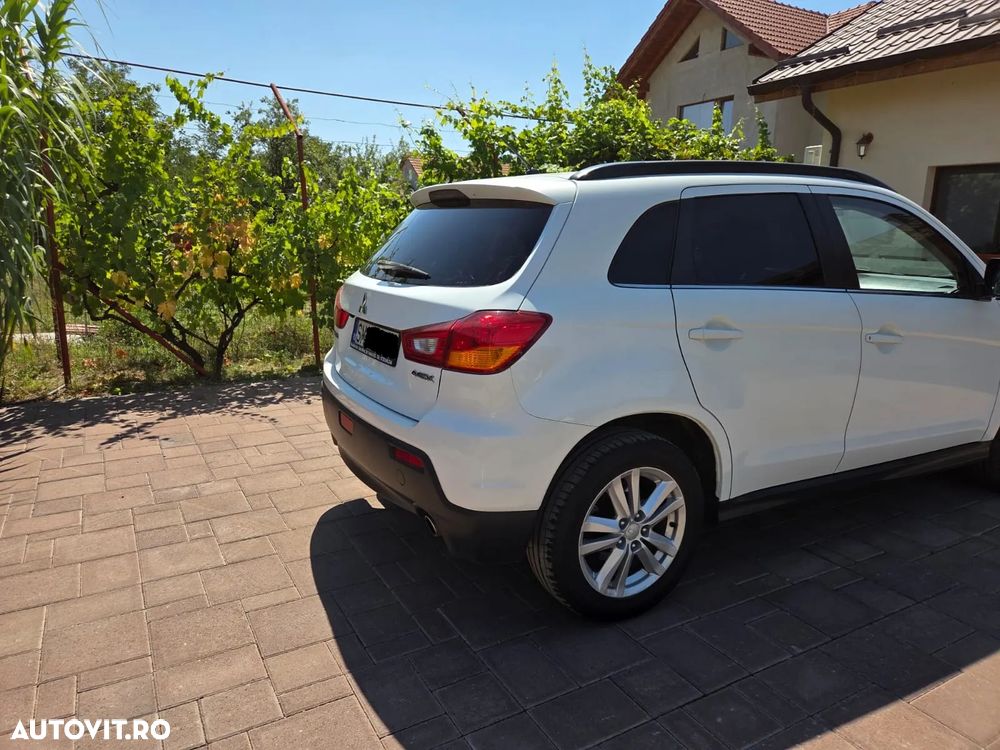 Mitsubishi ASX - 5