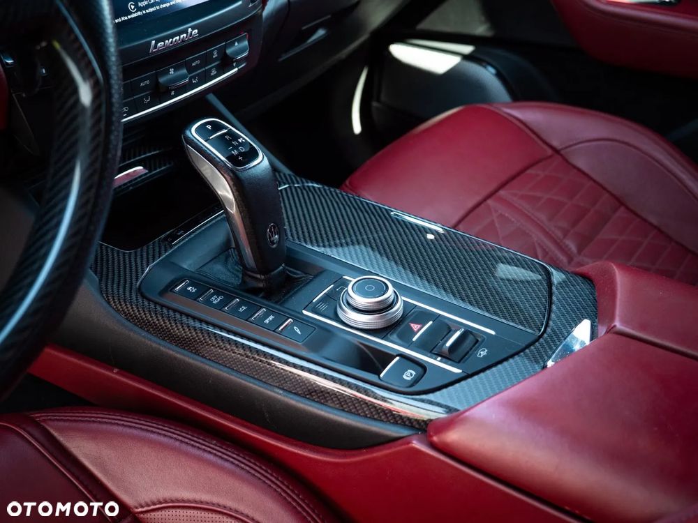 Maserati Levante Essence - 18