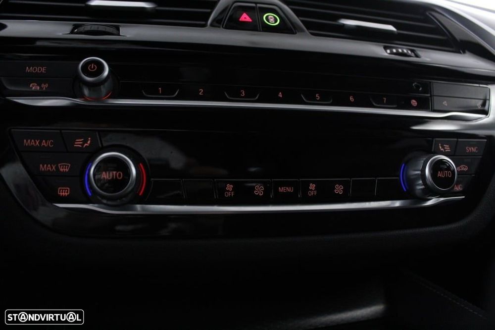 BMW 520 d Pack Desportivo M Auto - 29