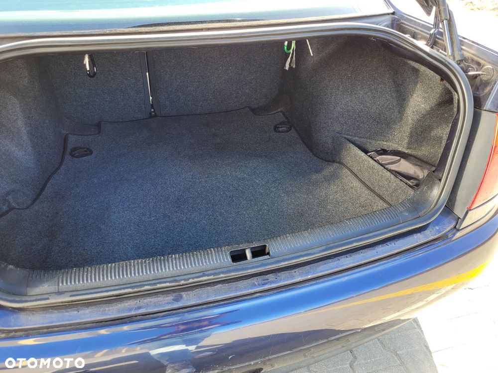 Audi A4 Limousine 1.8 - 33