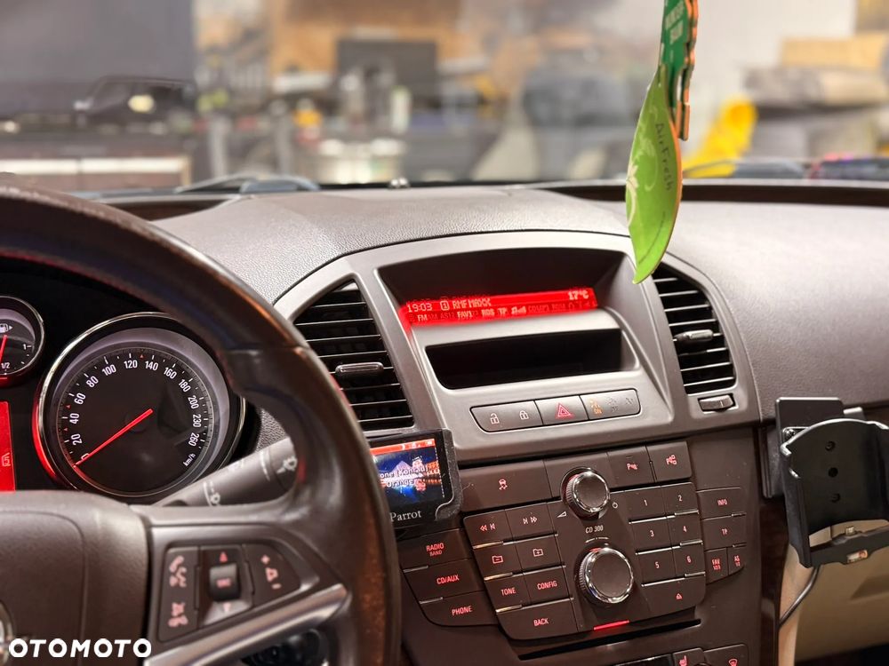 Opel Insignia 2.0 CDTI Cosmo - 11