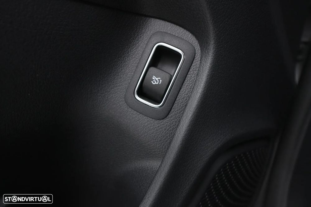 Mercedes-Benz CLA 200 d - 26