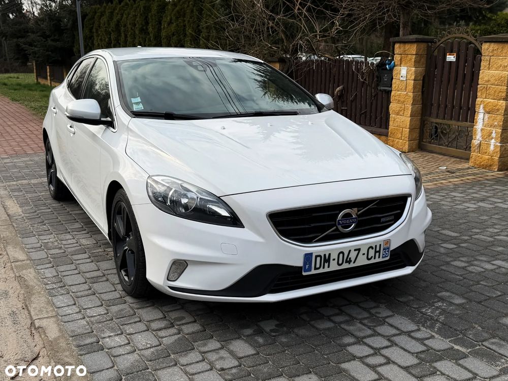 Volvo V40 D2 R Design - 12