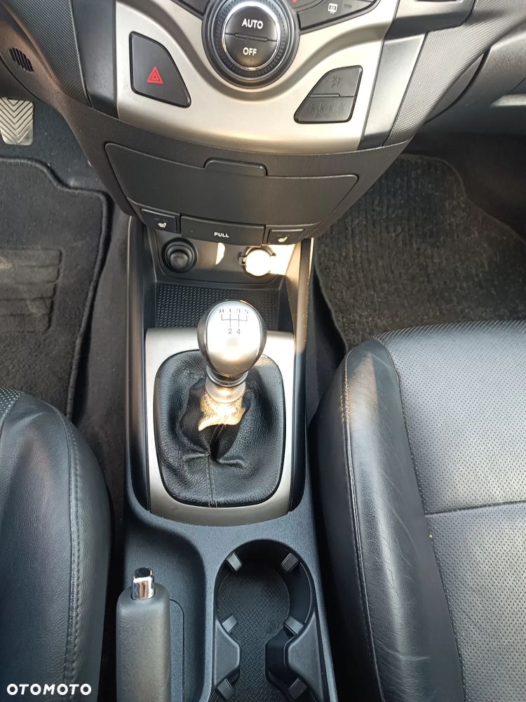 Hyundai i30 2.0 Premium - 27