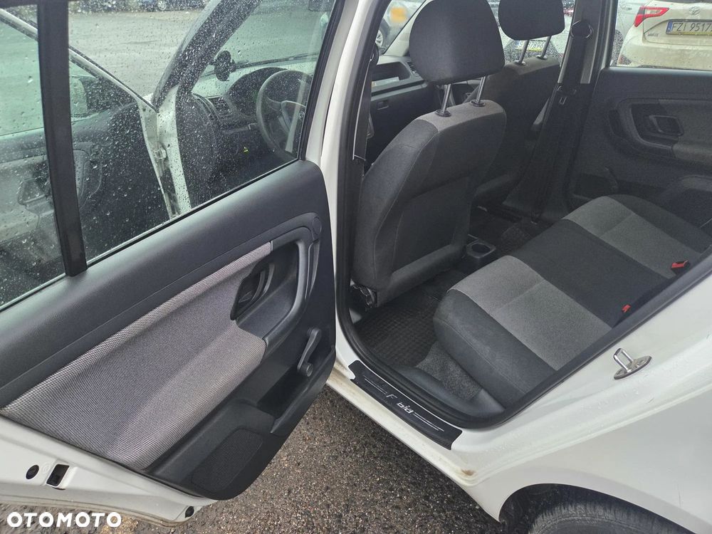 Skoda Fabia 1.2 HTP Active - 14