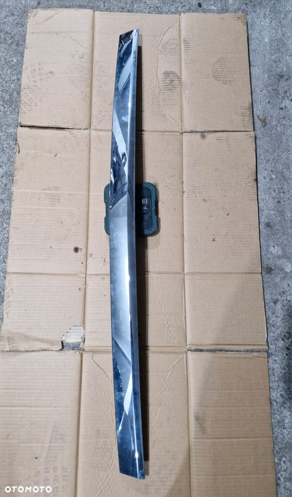 Blenda listwa tylnej klapy bagażnika mikrostyk Opel Zafira B 13266474