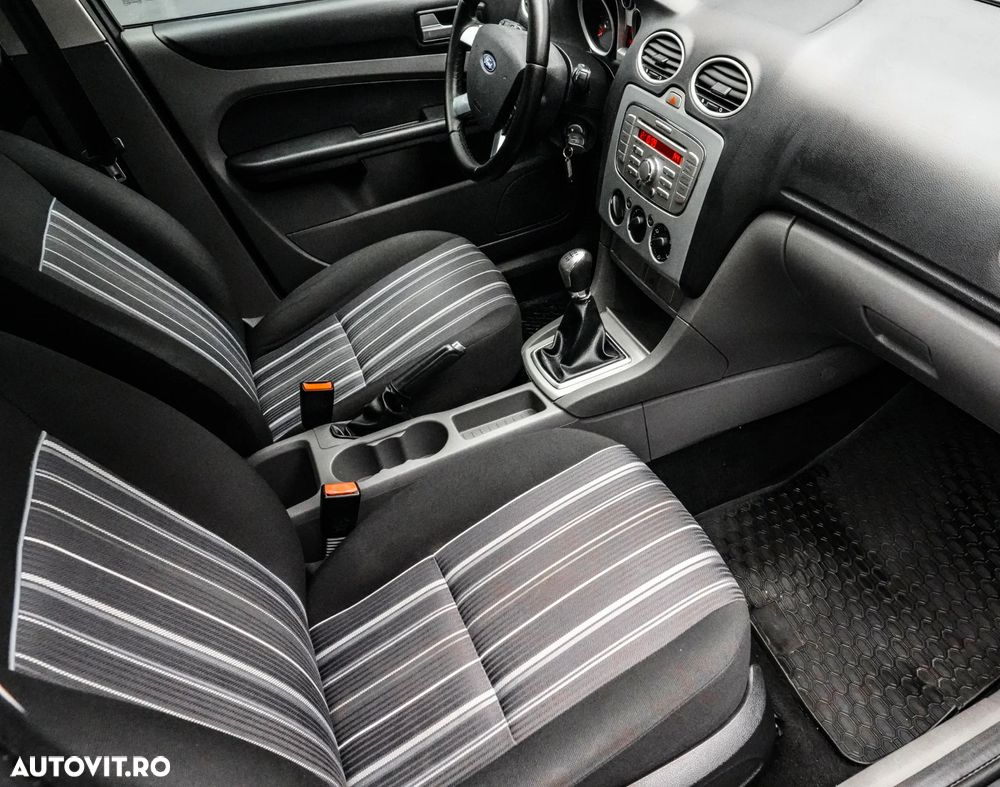 Ford Focus - 12