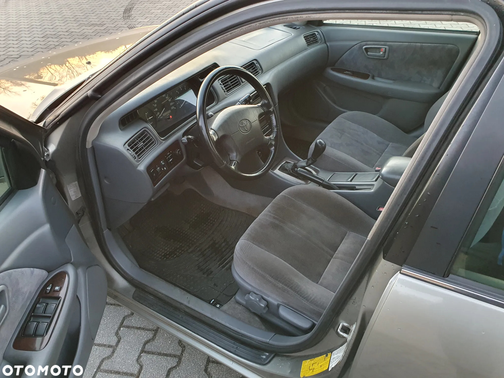 Toyota Camry 2.2 GL - 14