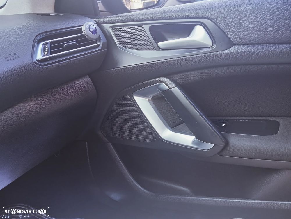 Peugeot 308 SW - 11