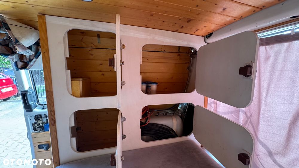 Volkswagen Transporter - 9