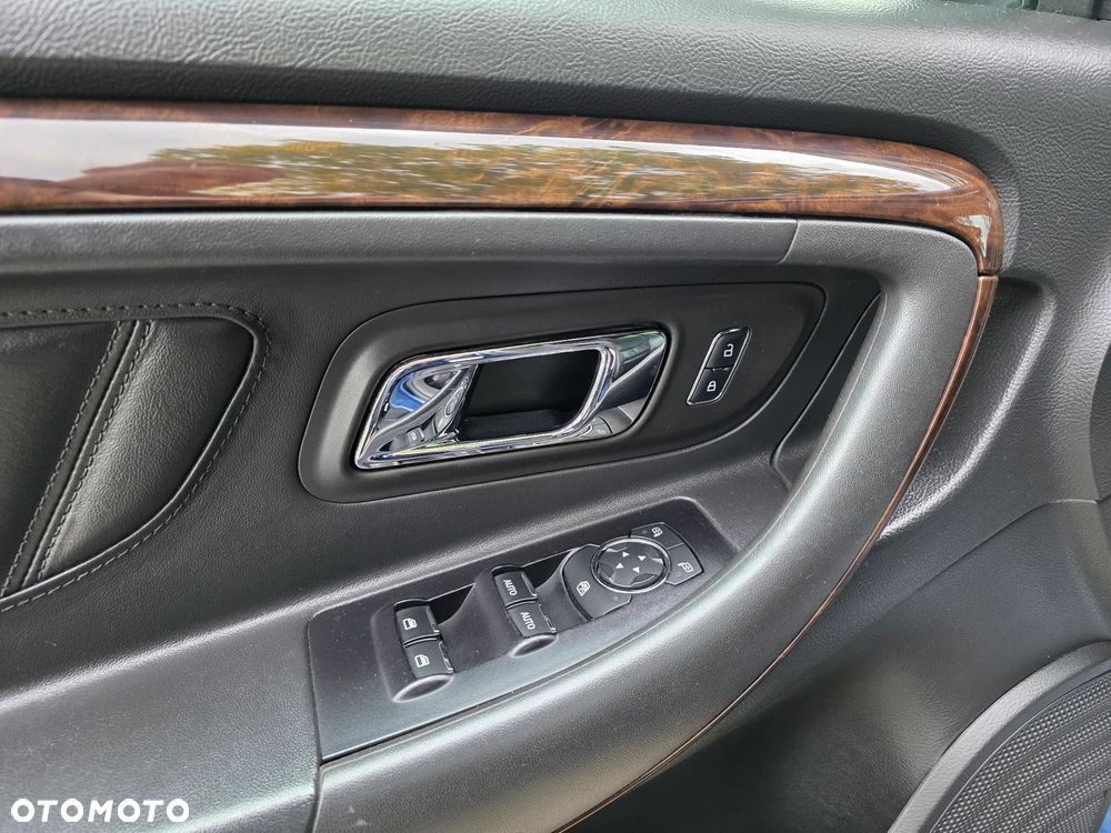 Ford Taurus - 7