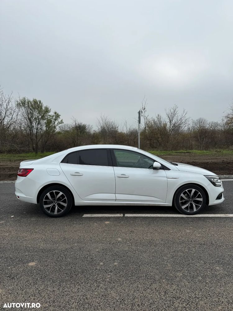 Renault Megane TCE 140 EDC Techno - 4