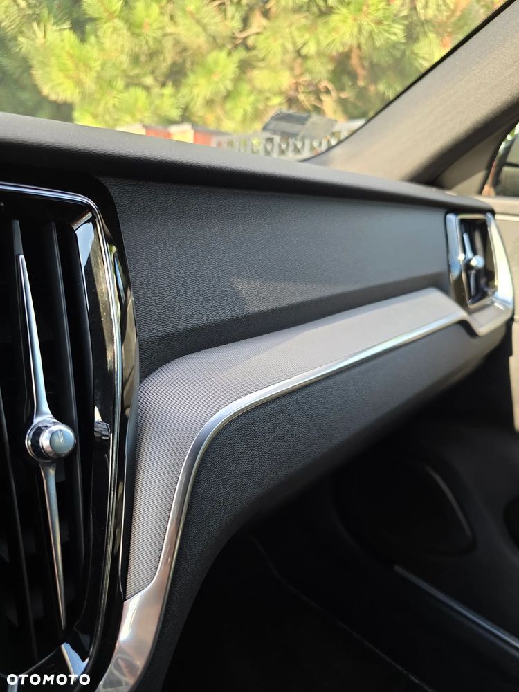 Volvo V60 B5 B AWD R-Design - 20