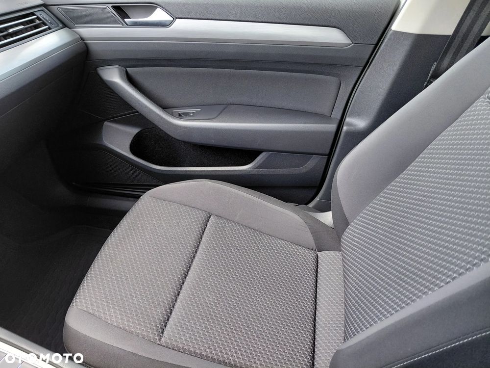 Volkswagen Passat 1.4 TSI BMT Trendline - 24