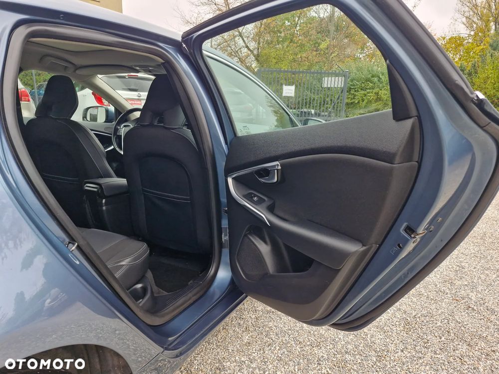 Volvo V40 D2 Momentum - 19
