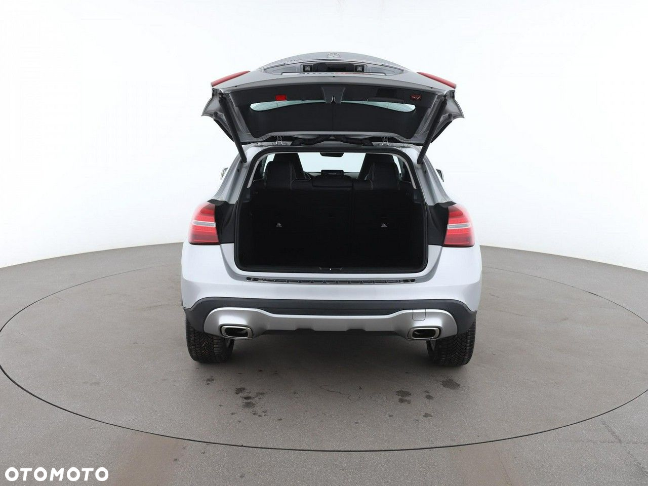 Mercedes-Benz GLA - 20