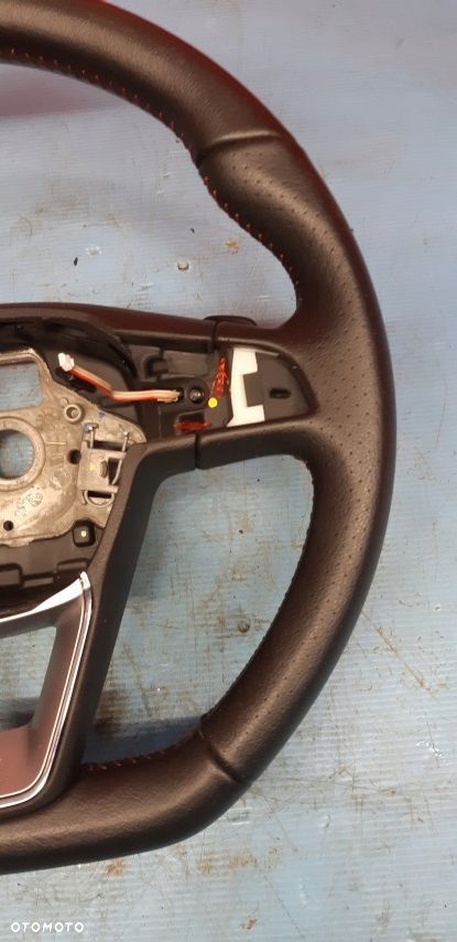 Seat Arona FR Kierownica czerwona nić Łopatki - 3