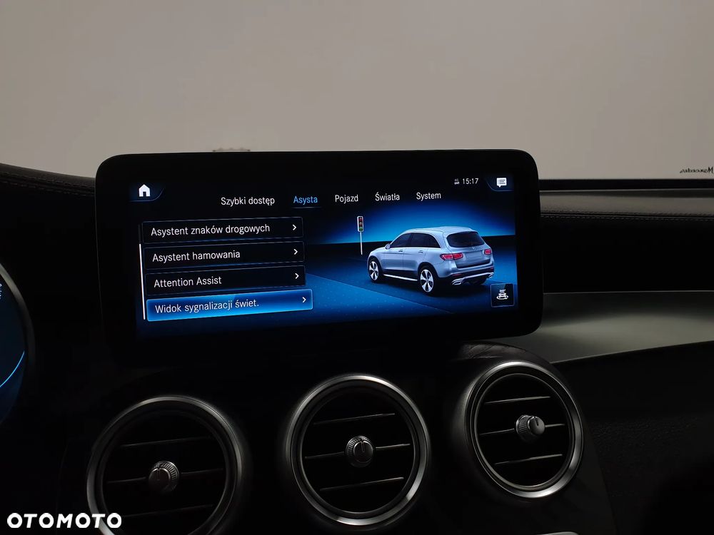 Mercedes-Benz GLC 300 de 4Matic 9G-TRONIC AMG Line Plus - 26