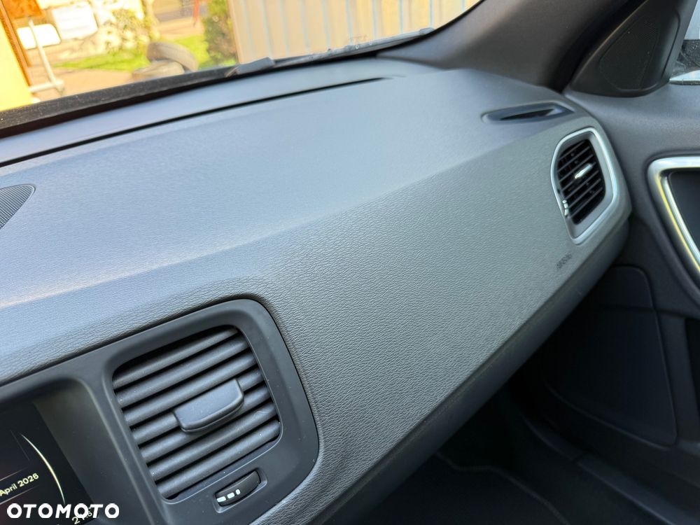 Volvo V60 D4 Geartronic RDesign - 29