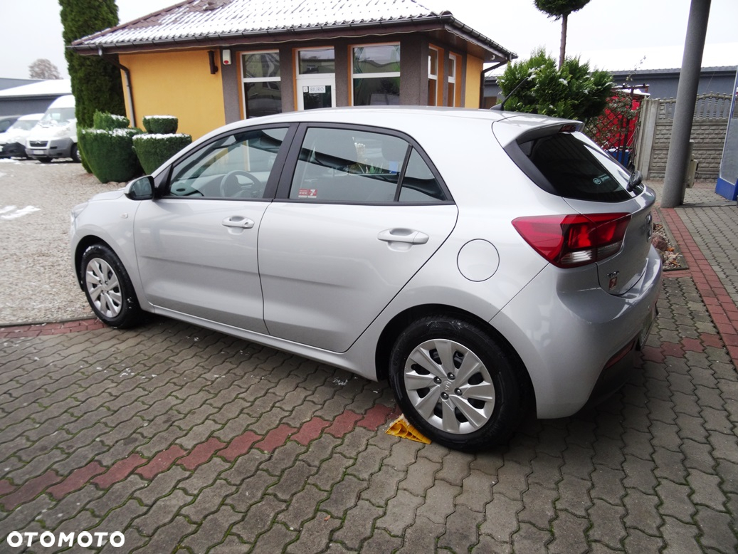 Kia Rio 1.2 Business Line - 8
