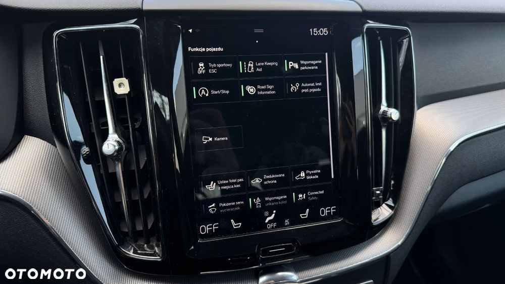 Volvo XC 60 T5 GPF AWD R-Design - 28