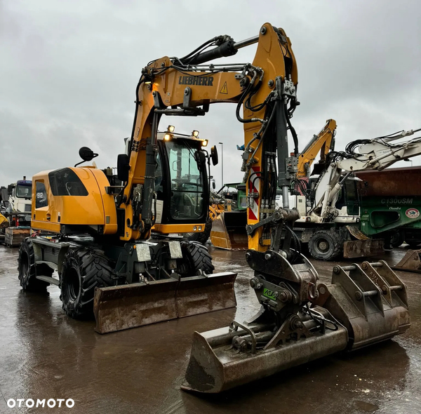 Liebherr A 912