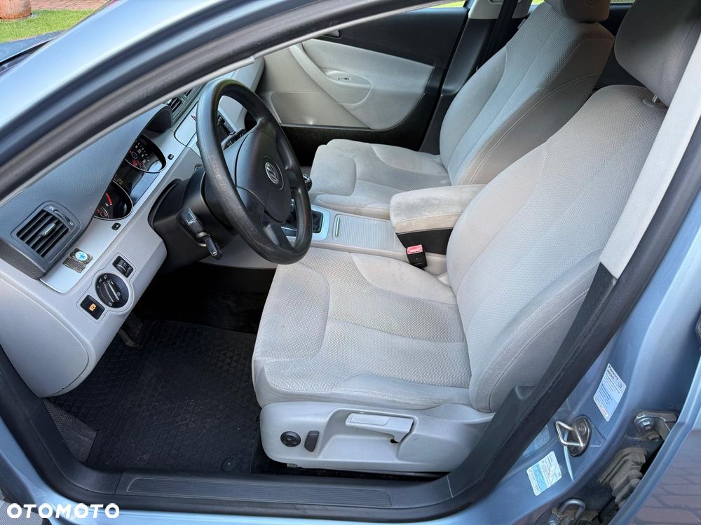 Volkswagen Passat 2.0 TDI Comfortline - 6
