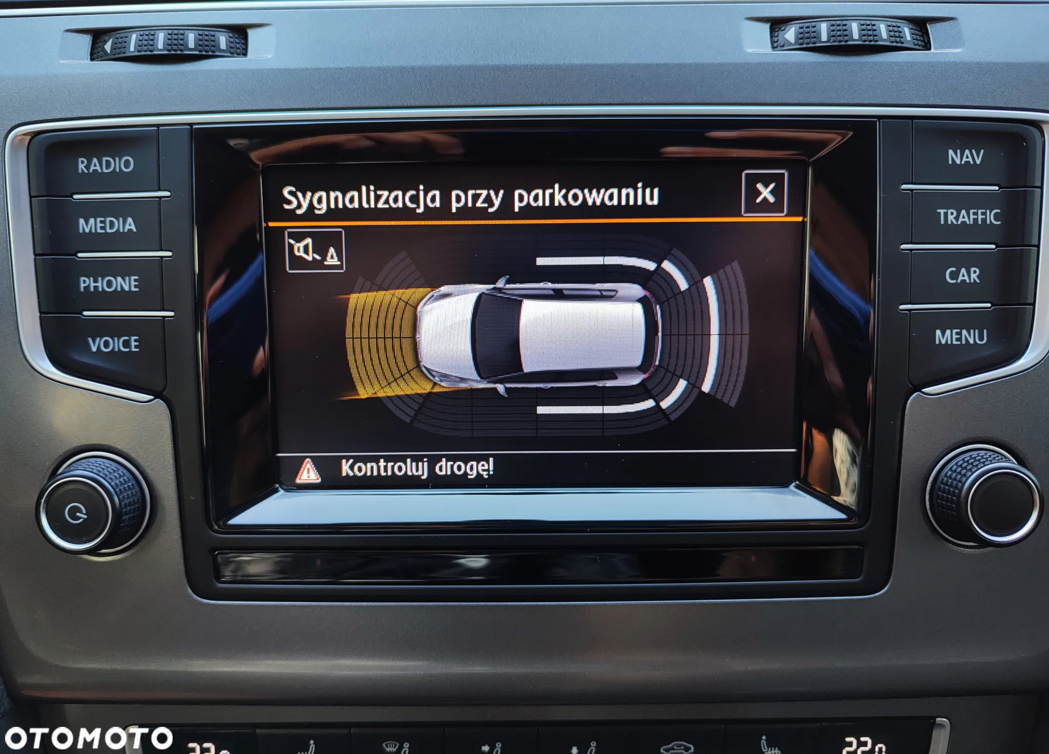 Volkswagen Golf 1.6 TDI BlueMotion Technology Lounge - 25